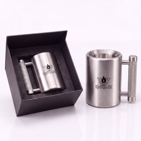 Homepagina oud Naudiz Logte Mok Heavy Mug van 304 RVS met dumbbell-handvat, losse mok en premium giftbox.