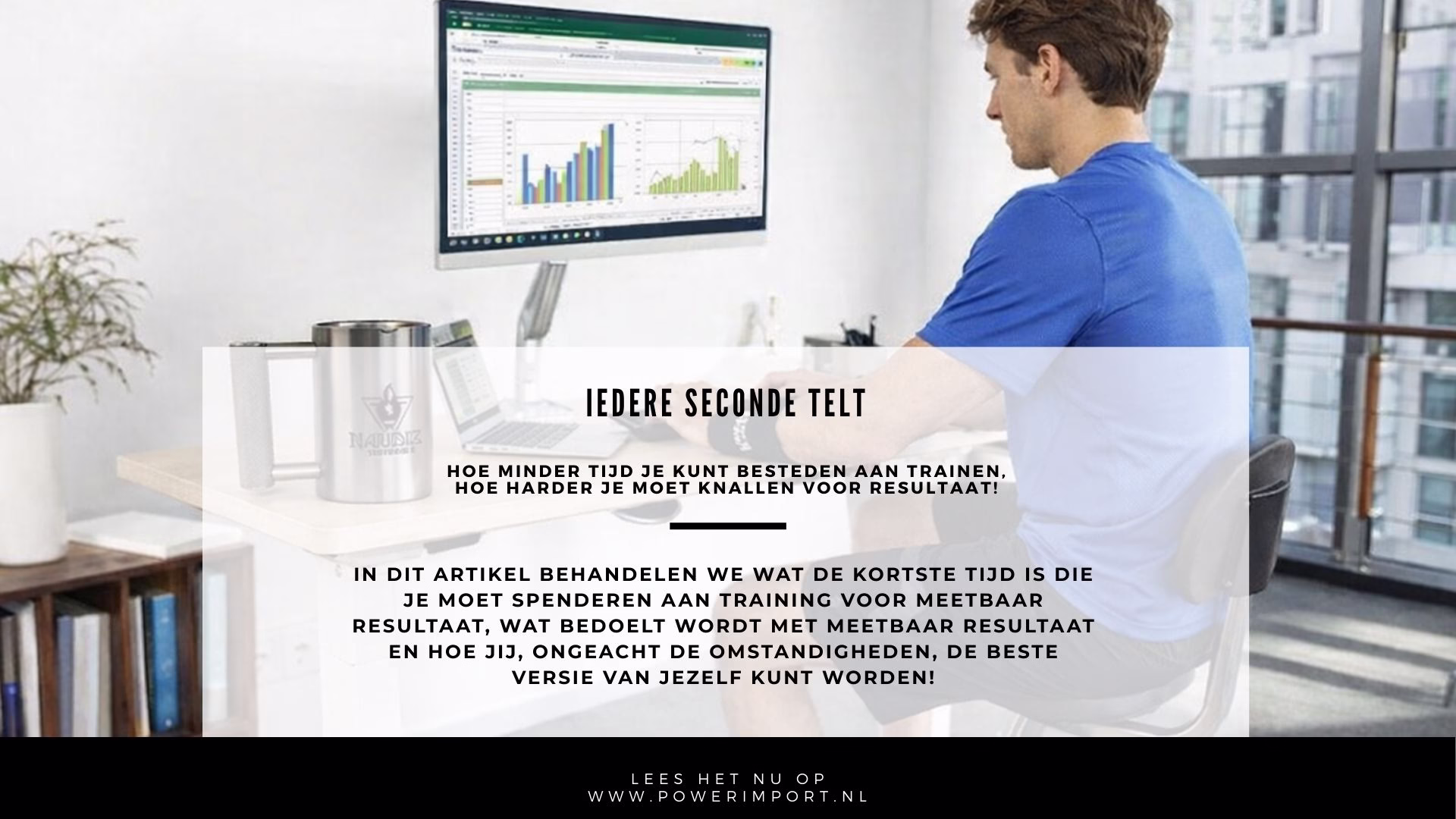 Homepagina Drukke kantoormedewerker traint op een bureaufiets tijdens het werken, met Naudiz Logte Mok op het bureau